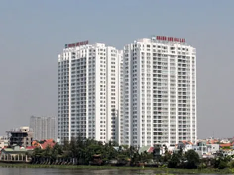 Chung cư nhộn nhịp tung hàng
