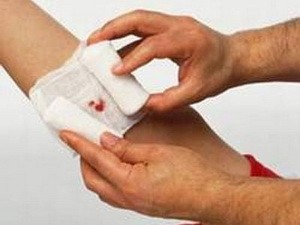 Mỹ sản xuất băng gạc tự tiêu không cần xé bỏ