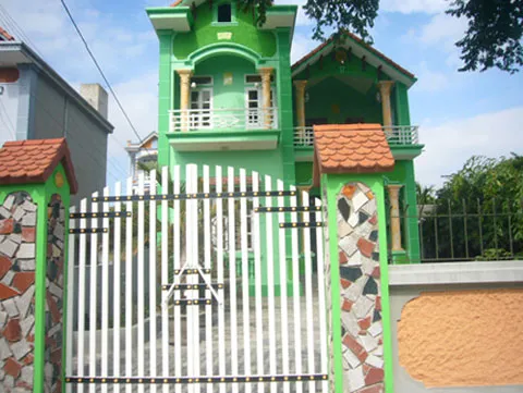 Kỳ lạ nhà nghèo có nhà lầu, xe hơi ở VN