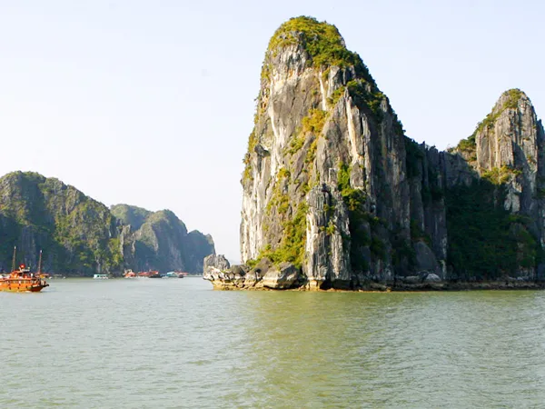Đợi giờ G kết quả chọn Vịnh Hạ Long