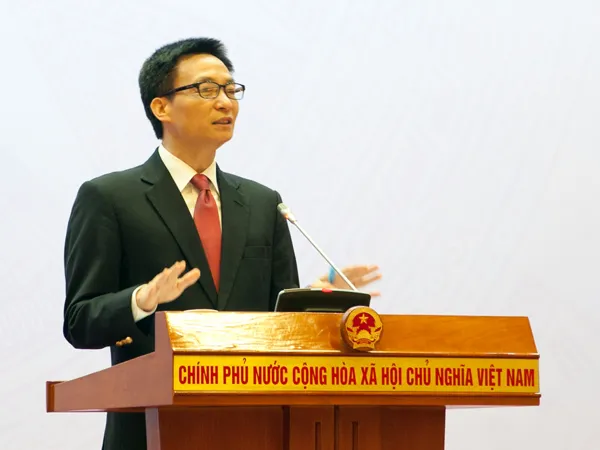 Tăng giá xăng không phải vì chống buôn lậu