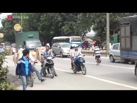 Chặn đầu ôtô đòi 'mãi lộ' giữa thủ đô
