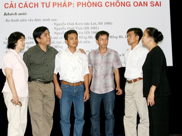 Thông tin nhiều phía