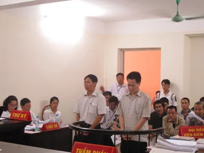 Phó GĐ chiếm đoạt vàng khách gửi