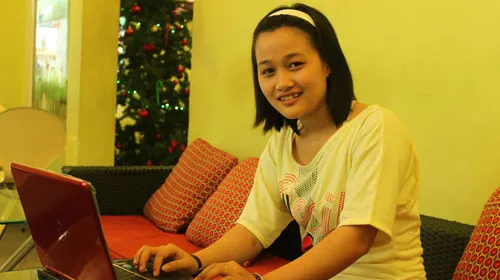 Cô chủ nhỏ cửa hàng sách trực tuyến