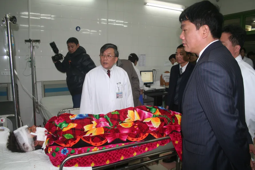 Bộ trưởng giao thông vào bệnh viện đánh giá TNGT