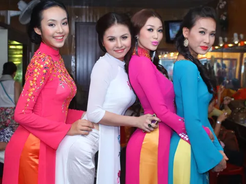Bảo Trân, Vân Trang mặc áo dài 'quậy' tưng bừng