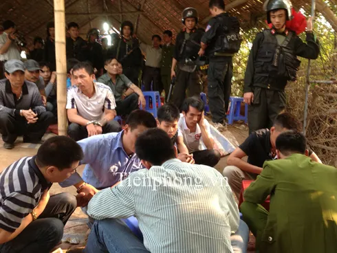 Đột kích sới bạc bắt 64 người, thu hơn một tỷ đồng