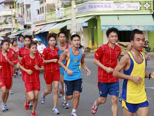 'Rèn binh' trước giờ khai mạc giải Việt dã Tiền Phong