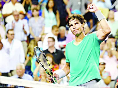 Nadal cho Federer 'hít khói'