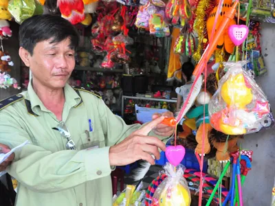 Đồ chơi Trung Quốc "đổ bộ" Đà thành