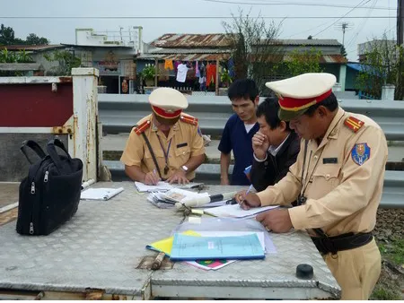 Cần phân biệt giữa ‘tiêu cực’ và ‘tham nhũng’ trong CSGT
