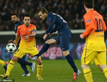 PSG kịch tính thủ hòa Barcelona