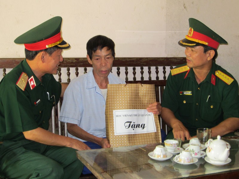 Đẩy mạnh các hoạt động tình nguyện, tri ân người có công