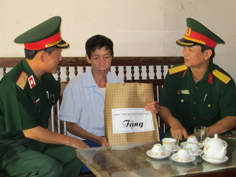 Đẩy mạnh các hoạt động tình nguyện, tri ân người có công