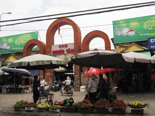 Nâng cấp chợ, xa dân