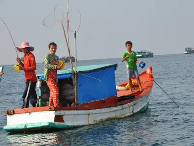 Câu cá trên biển Hòn Thơm