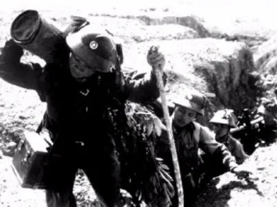 Qua sông Lam, vượt Cổng Trời