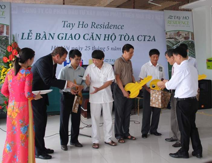 Bàn giao căn hộ Tây Hồ Residence