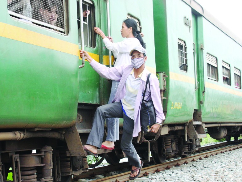 Chạy nhớm theo tàu