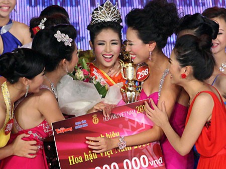 Khởi động Hoa Hậu Việt Nam 2012