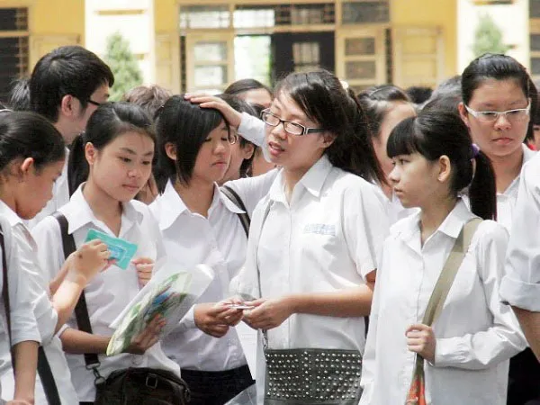 Hà Nội hạ điểm chuẩn vào lớp 10 chuyên