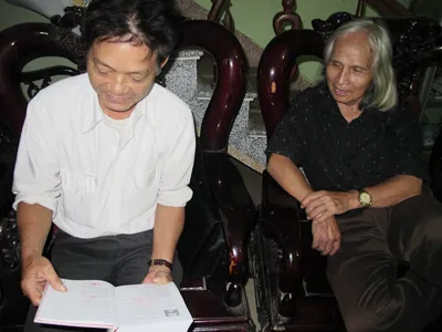 Tập đoàn bịp thơ…xuyên Việt
