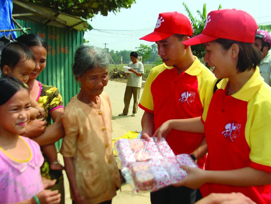 Kinh Đô ủng hộ 10 tấn bánh cho đồng bào vùng lũ
