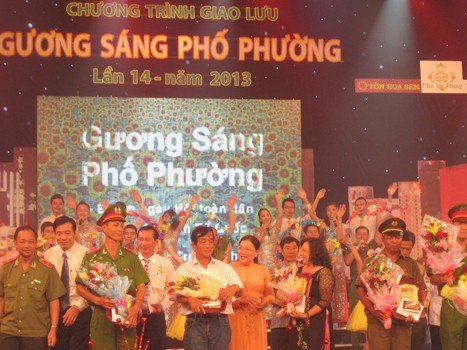 Những tấm gương sáng trong lòng dân