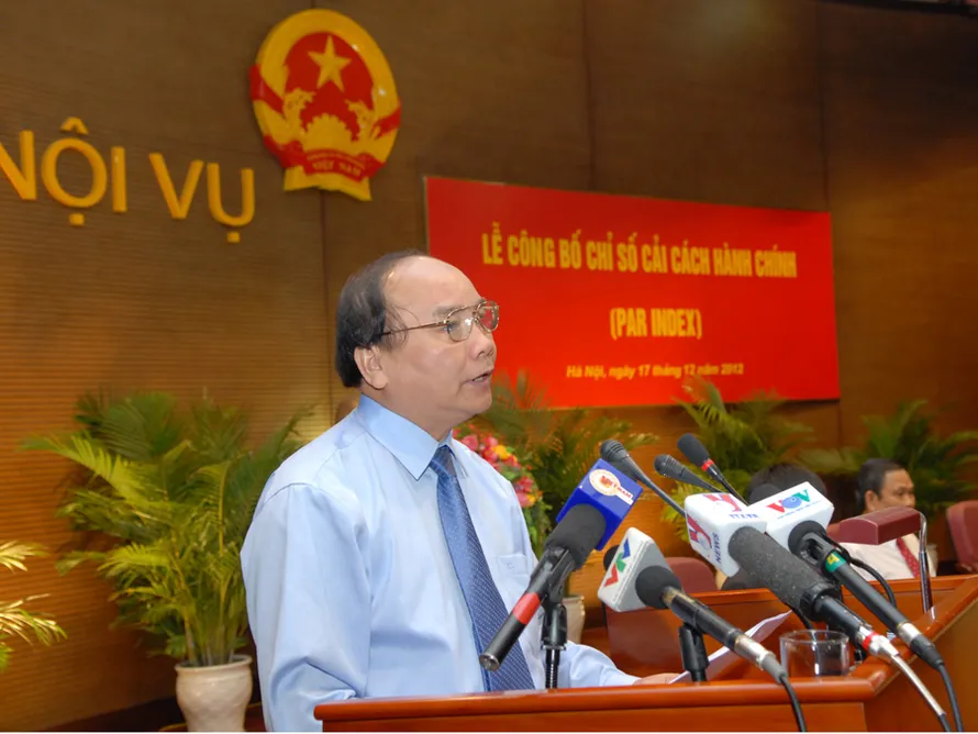 Phó Thủ tướng yêu cầu kiểm tra thông tin chạy công chức 100 triệu