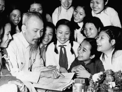 Chăm lo cho thế hệ trẻ là một trong những tư tưởng xuyên suốt của Bác Hồ