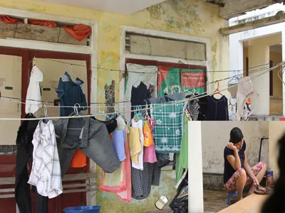 Nhếch nhác chốn công đường