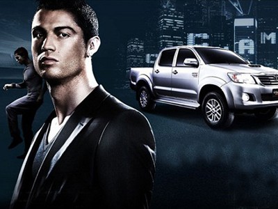 Cristiano Ronaldo sắm Pick-up Toyota Hilux