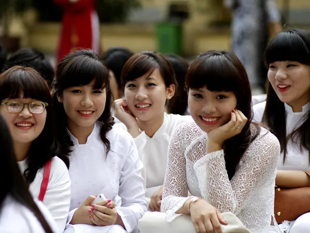 Tinh khôi áo trắng tựu trường