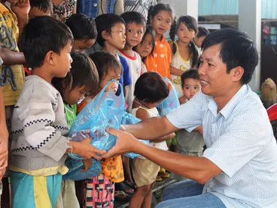 Mang Trung thu đến trẻ lòng hồ