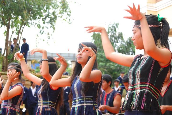 Khuynh gia bại sản vì bị phạt ngoại tình