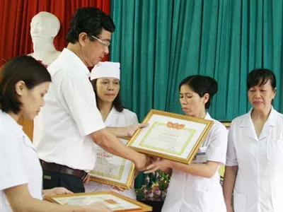 'Không tham nhũng lấy đâu tiền mà chạy chức?'