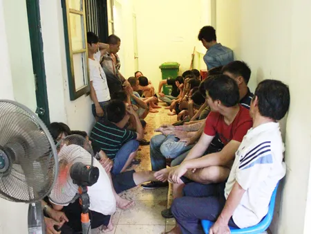Bắt 80 con bạc, thu 100 triệu tại sới chọi gà