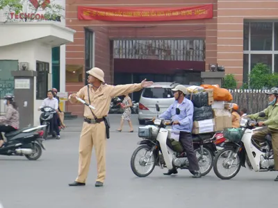 Mỗi CSGT bỏ túi một cẩm nang đạo đức
