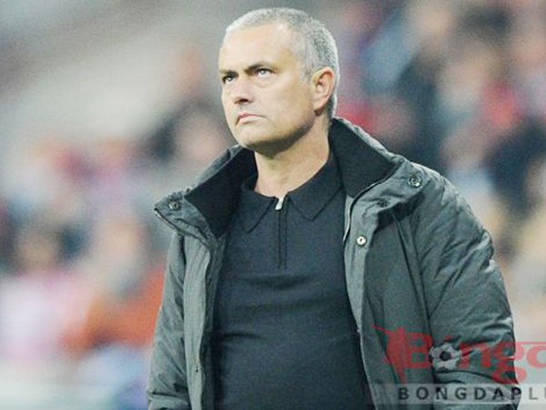 Mourinho đơn độc ở Real!