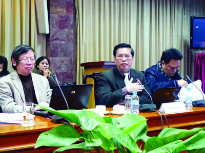 Các nhà khoa học, quản lý về hạt nhân Việt Nam dõi theo sự cố cháy nổ ở nhà máy hạt nhân Fukushima- Nhật Bản (ảnh cuộc họp của Bộ KH&CN hôm qua) Ảnh: Mỹ Hằng