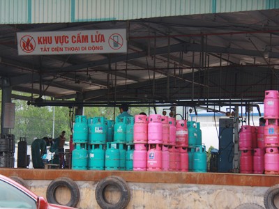 Lộ dấu hiệu làm lậu hàng vạn vỏ bình gas