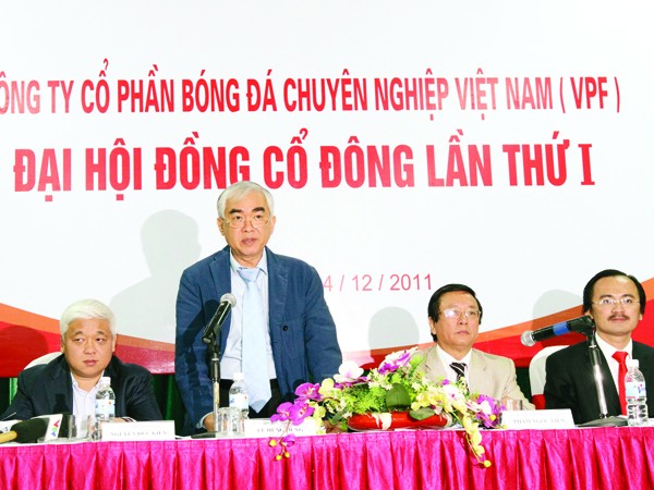 Các ông bầu nên rút khỏi VPF