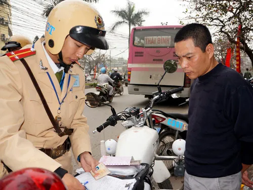 Thông tư xử phạt xe không chính chủ: Chỉ có hiệu lực trong… 2 tháng ?
