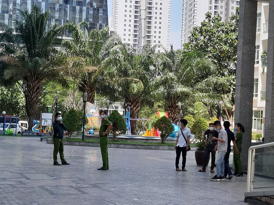 Cảnh sát đang ở hiện trường. Ảnh: Tân Châu