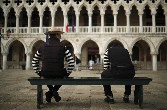 Nổi loạn tại hàng loạt nhà tù Italy vì Covid-19