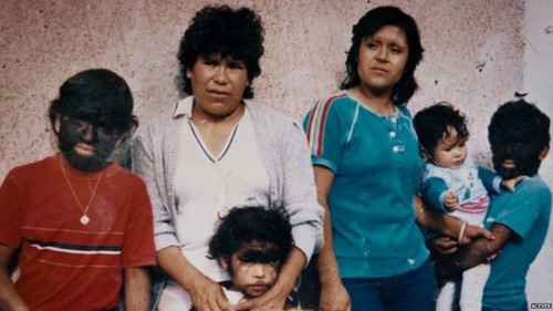 Jesus Aceves (ngoài cùng bên trái), khi còn là thiếu niên. Ảnh: BBC.