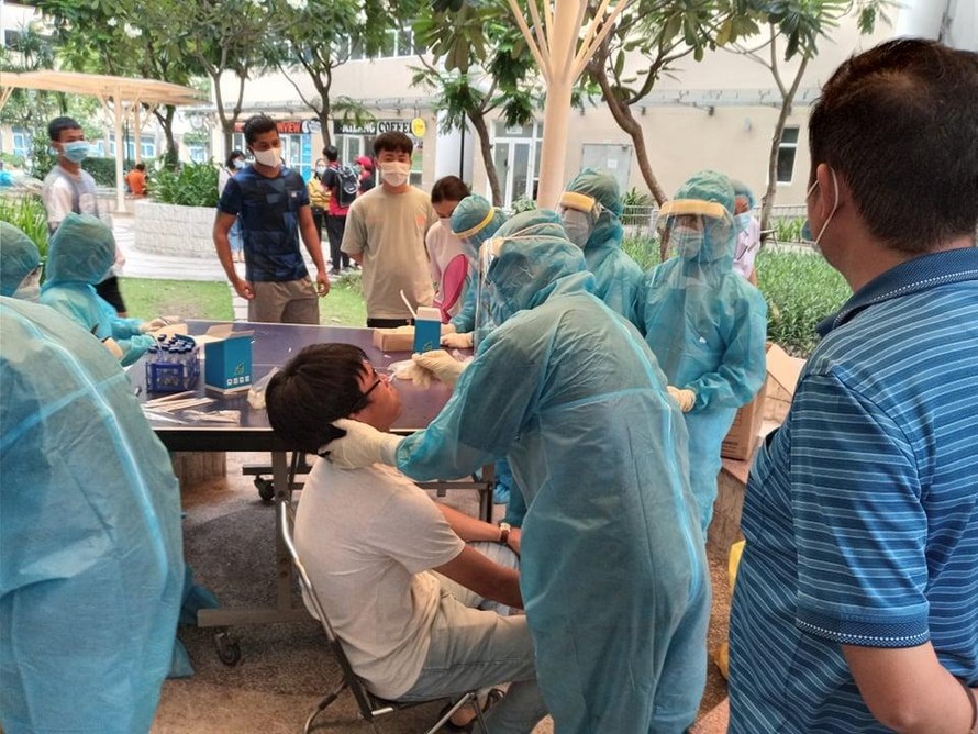 15 sinh viên ở cùng chung cư Sunview Town với ca dương tính SARS-CoV-2 