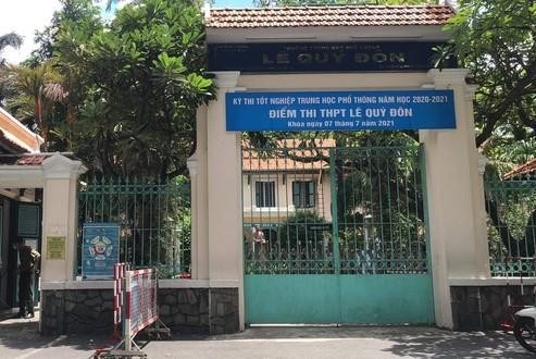 Đang làm bài, một thí sinh ngất xỉu, rồi sau đó test cho kết quả dương tính với SARS-CoV-2