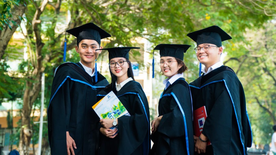 Điểm sàn xét tuyển của trường ĐH Bách khoa (ĐHQG TP. HCM) năm nay như thế nào? 